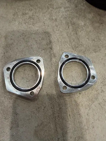 Oil sensor spacer for F8x M3