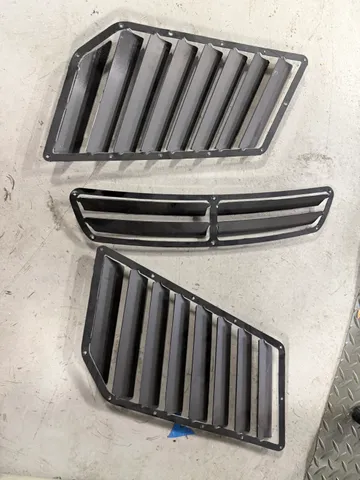 Hood louvers for F8x M3/4